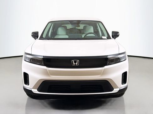 Used 2025 Honda Prologue EX image 8