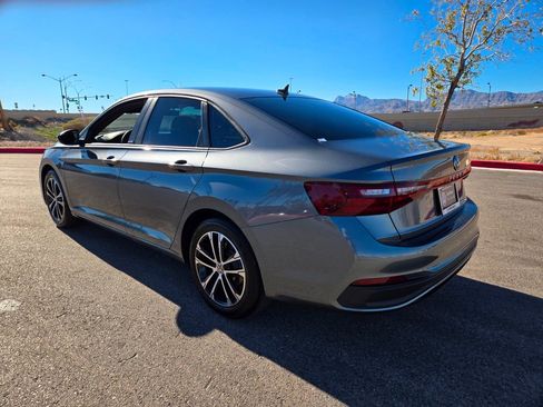 Certified 2025 Volkswagen Jetta Sport image 4