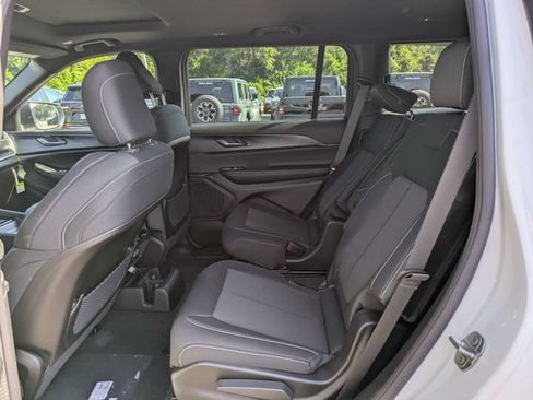 New 2026 Jeep Grand Cherokee L 2WD image 16