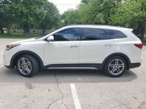 Used 2017 Hyundai Santa Fe Limited image 3
