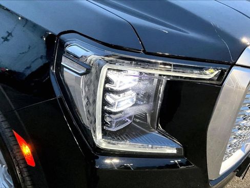 Used 2023 GMC Yukon Denali image 29