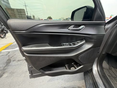 Used 2023 Jeep Grand Cherokee L Laredo AWD/4WD image 12