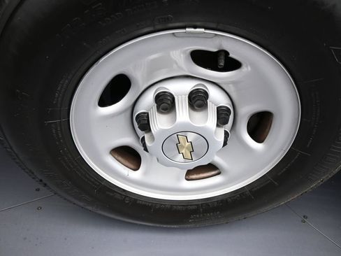 Used 2024 Chevrolet Express 2500 w/ Driver Convenience Package image 36