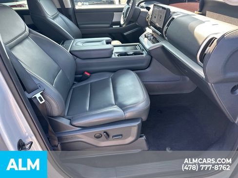 Used 2025 Ford Expedition Max Active AWD/4WD image 16