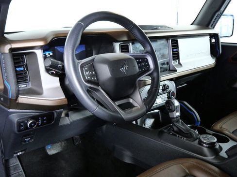 Used 2023 Ford Bronco Outer Banks AWD/4WD image 17