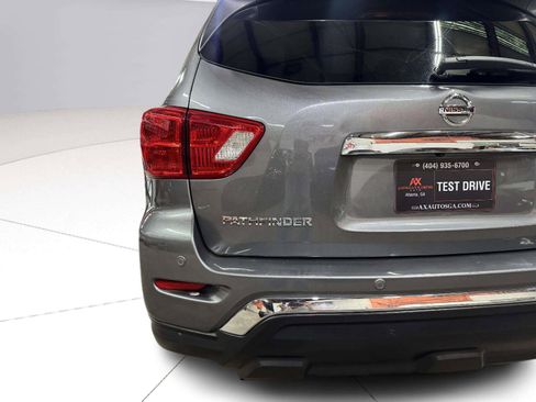 Used 2019 Nissan Pathfinder SV AWD/4WD image 14