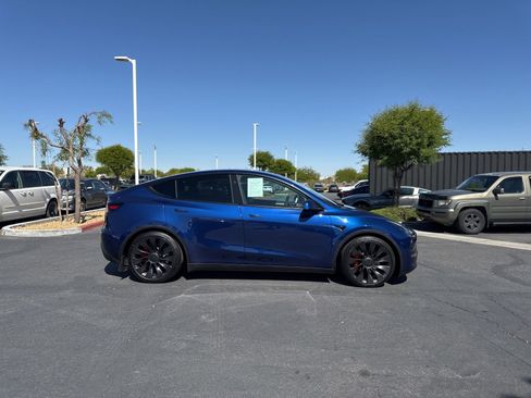 Used 2023 Tesla Model Y Performance AWD/4WD image 4