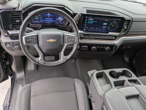 Used 2024 Chevrolet Silverado 2500 LT image 15