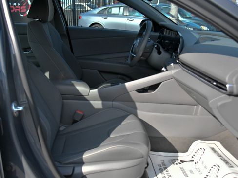 Used 2024 Hyundai Elantra SEL image 43