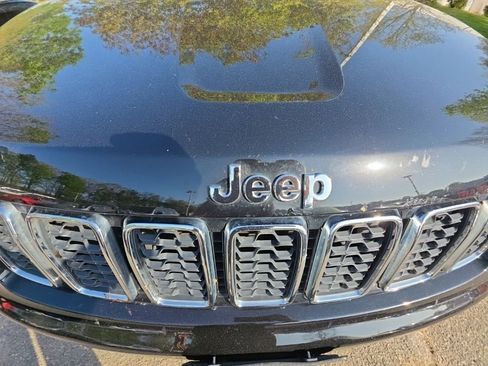 Used 2018 Jeep Grand Cherokee Limited image 6