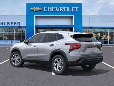New 2026 Chevrolet Trax LS w/ LS Convenience Package FWD image 3