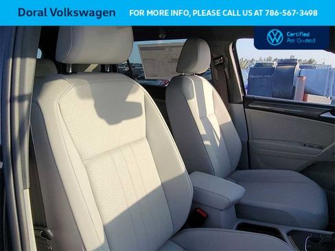 Certified 2023 Volkswagen Tiguan SE R-Line image 32