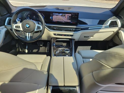 Used 2025 BMW X7 M60i AWD/4WD image 4