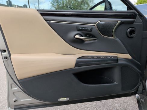 Used 2021 Lexus ES 350 Ultra Luxury w/ Accessory Package 2 image 27