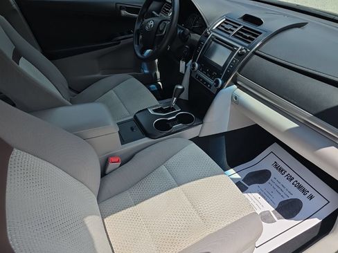 Used 2012 Toyota Camry LE FWD image 17