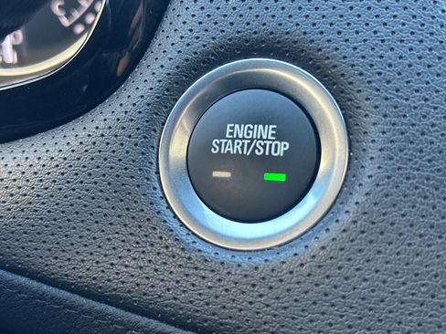 Used 2025 Cadillac XT5 Premium Luxury image 31