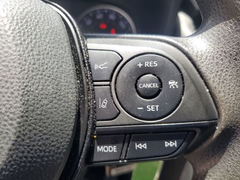 Used 2022 Toyota RAV4 LE FWD image 26
