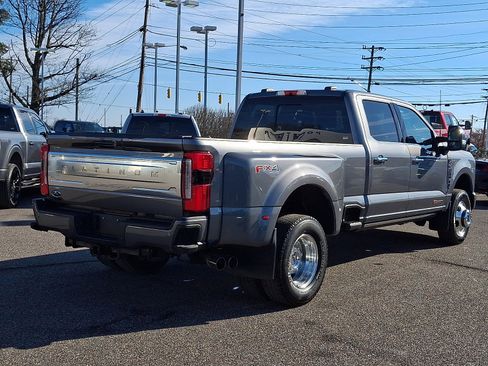 Certified 2023 Ford F350 Platinum image 11