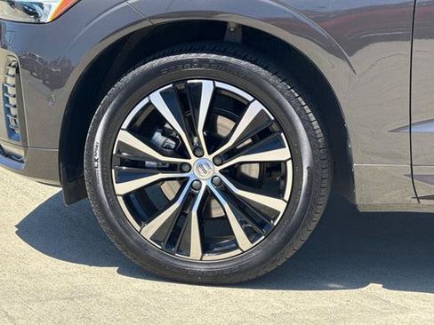 Certified 2025 Volvo XC60 B5 Plus AWD/4WD image 28