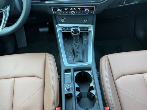 New 2025 Audi Q3 2.0T Premium image 11