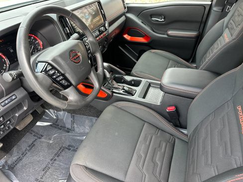 Used 2025 Nissan Frontier PRO-4X AWD/4WD image 11