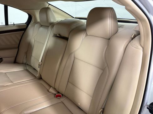 Used 2018 Ford Taurus Limited FWD image 21