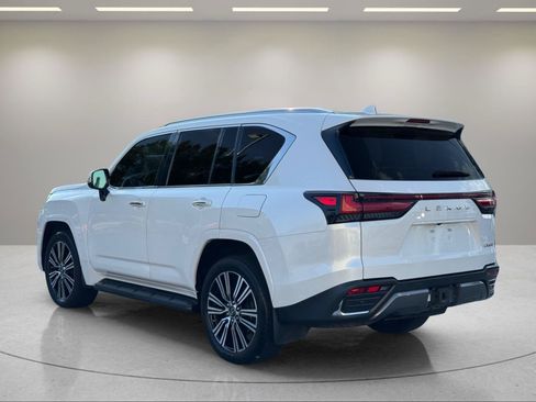 Used 2023 Lexus LX 600 4WD w/ Accessory Package (Z1) image 3