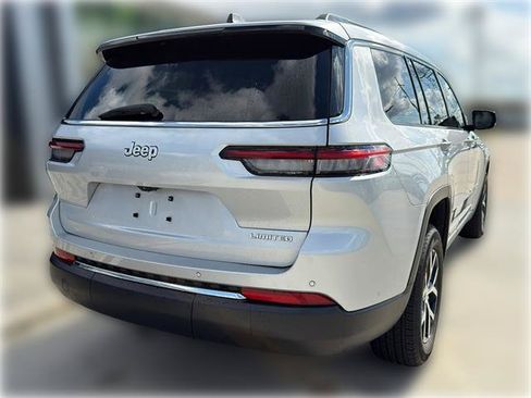 Used 2024 Jeep Grand Cherokee L Limited RWD image 8