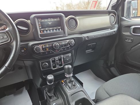 Used 2019 Jeep Wrangler Unlimited Sport S image 22