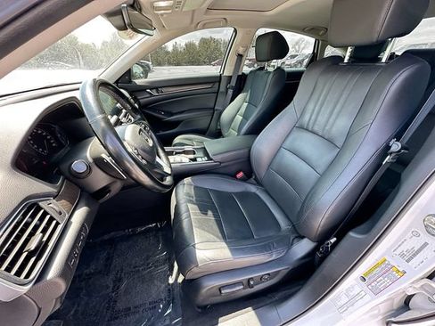 Used 2020 Honda Accord Touring image 30