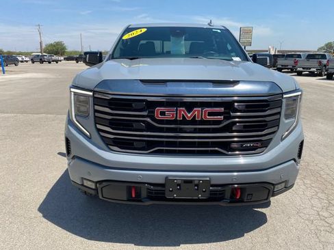 Used 2024 GMC Sierra 1500 AT4 w/ AT4 Premium Package AWD/4WD image 9