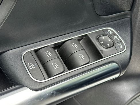 Used 2021 Mercedes-Benz GLA 250 4MATIC image 13