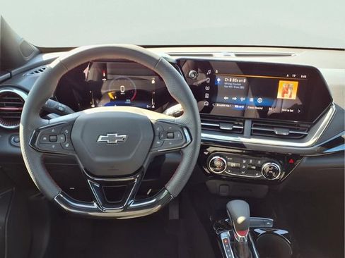 New 2026 Chevrolet Trax RS w/ Driver Confidence Package FWD image 4