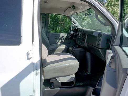 Used 2017 Chevrolet Express 3500 LT w/ LT Preferred Equipment Group RWD image 29