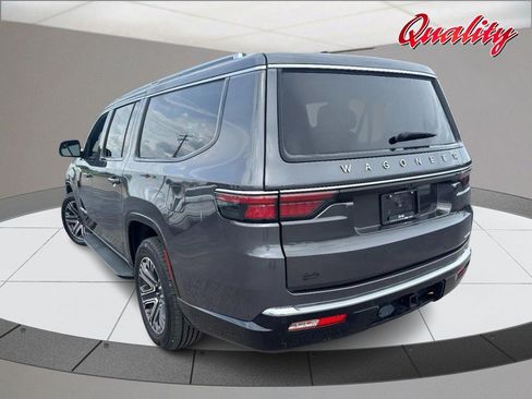 Used 2024 Jeep Wagoneer L Series II w/ Flexible Seating Group AWD/4WD image 5