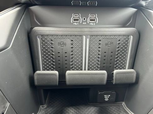 New 2026 RAM 2500 Laramie AWD/4WD image 28