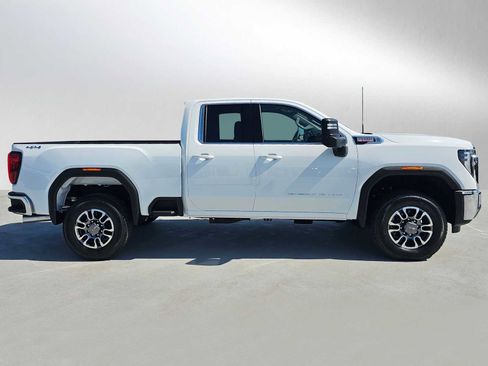 New 2025 GMC Sierra 2500 SLE w/ SLE Value Package; image 2