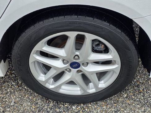 Used 2016 Ford Fusion SE FWD image 29