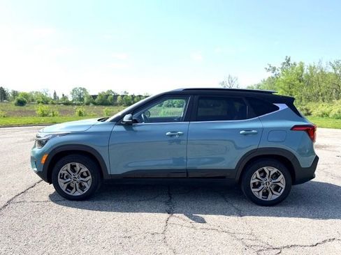 Used 2024 Kia Seltos S AWD/4WD image 2