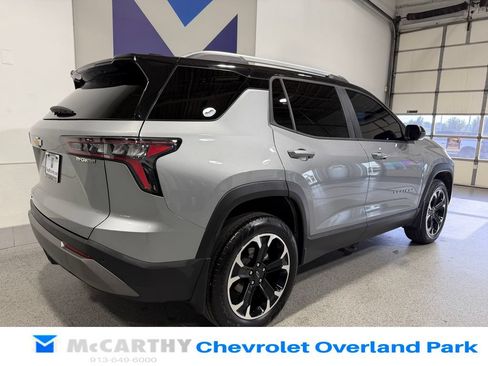 Used 2025 Chevrolet Equinox LT FWD image 5
