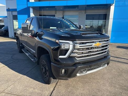 Used 2024 Chevrolet Silverado 3500 High Country w/ High Country Premium Package image 2