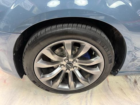 Used 2014 Chrysler 300 S w/ Luxury Group RWD image 32