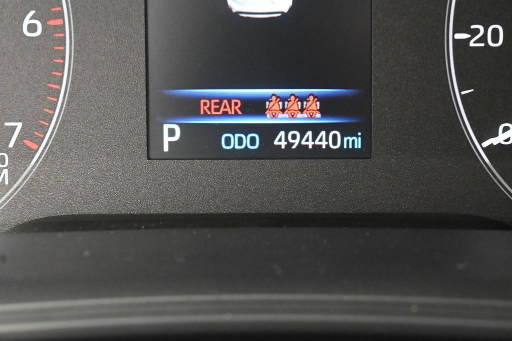 Used 2024 Toyota Corolla LE w/ LE Convenience Package FWD image 17