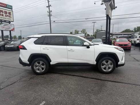 Used 2025 Toyota RAV4 XLE AWD/4WD image 5