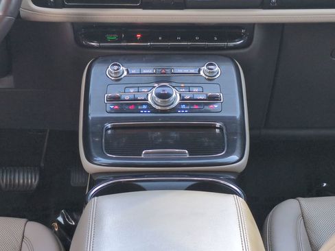 Certified 2023 Lincoln Nautilus Reserve w/ Monochromatic Package image 19