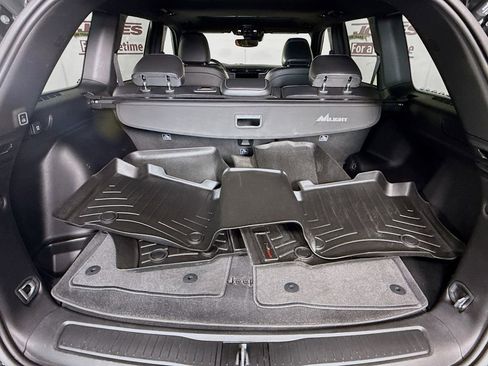 Used 2023 Jeep Grand Cherokee Altitude image 27