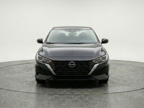 Used 2025 Nissan Sentra SV image 2