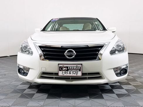 Used 2015 Nissan Altima 2.5 SV image 2