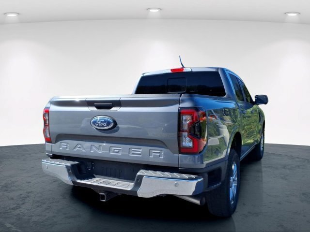 Used 2025 Ford Ranger Lariat w/ FX4 Off-Road Package AWD/4WD image 12