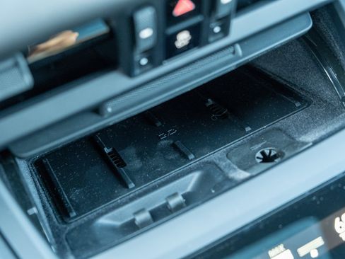 New 2026 Porsche Macan 4 Electric image 22